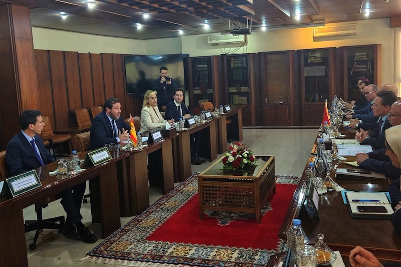 وزير النقل الإسباني يشرع في زيارة للمغرب
