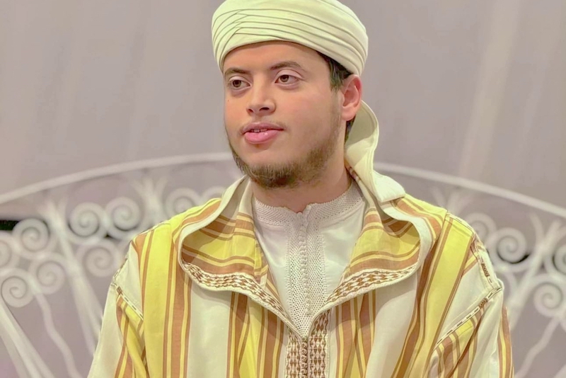 إلياس حجري يتوج بلقب القارئ العالمي