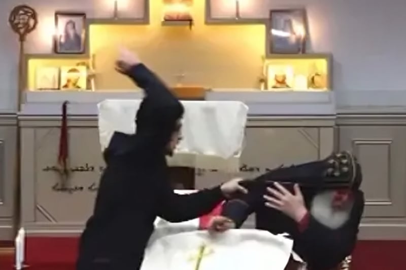 منصة "إكس" تعارض سحب محتويات مهاجمة كنيسة بسيدني