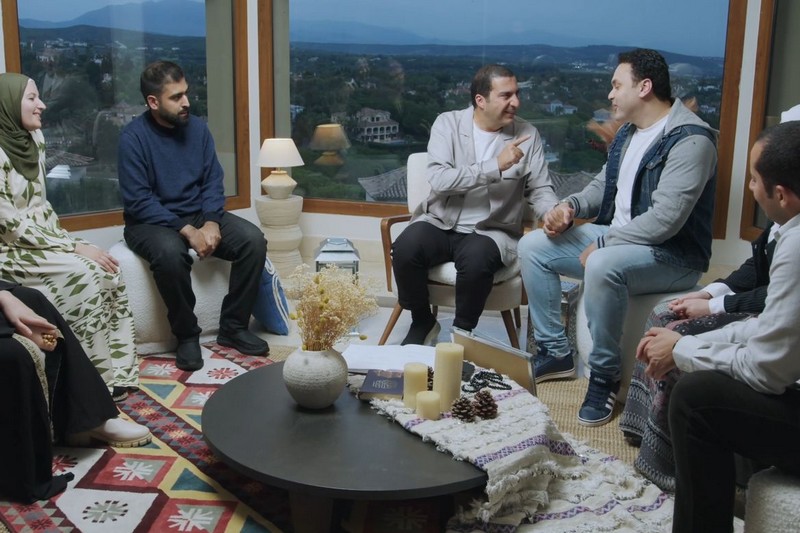 عمرو خالد يكشف عن أبرز الصفات والأخلاق النبوية لكسب قلوب الناس