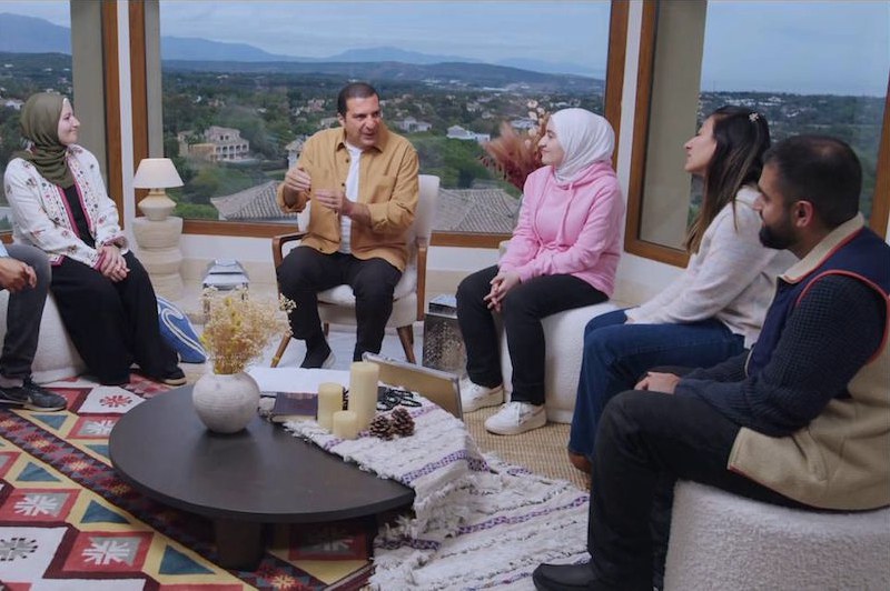 عمرو خالد يكشف حنان الله على عباده وسط قسوة وصعوبات الحياة