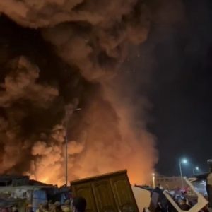 حريق مهول يلتهم سوق المتلاشيات بإنزكان