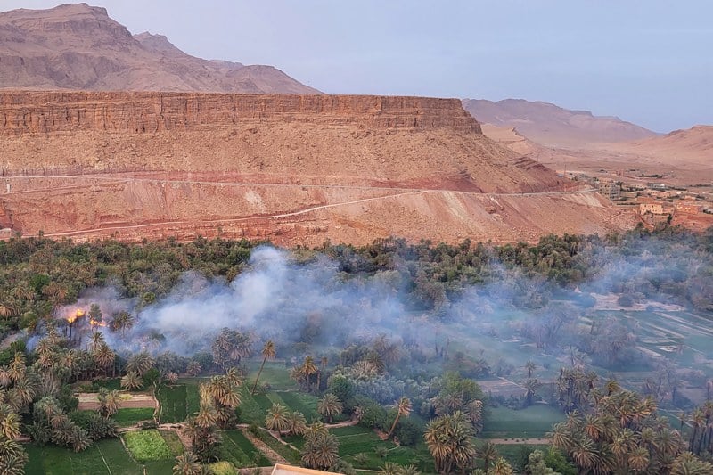 الرياح القوية توسع رقعة النيران بتودغى