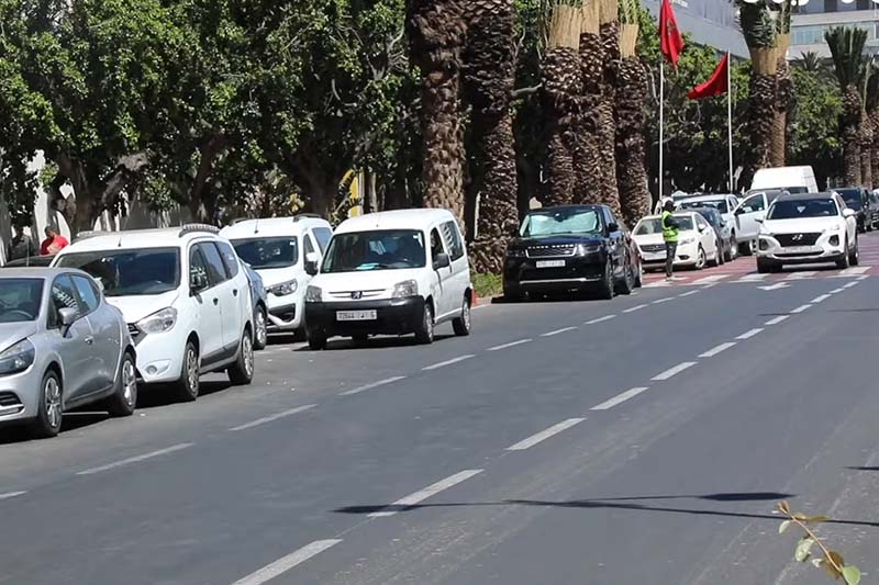 معاناة ركن السيارات بالبيضاء