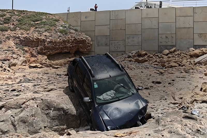 سقوط مروع لسيارة بالرباط