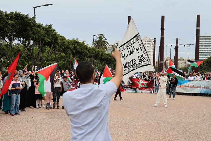 محتجون بالبيضاء ينددون بعدوان إسرائيل