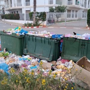 تراكم النفايات يؤرق سكان طنجة .. ويضع مجلس المدينة تحت الضغط