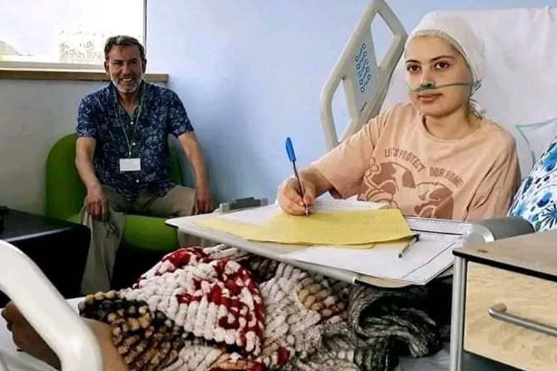 مصابة بالسرطان تجتاز امتحان "الأولى باك" في المستشفى