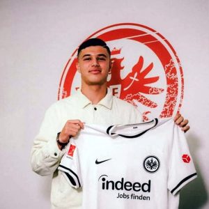 العلوي يتعاقد مع فرانكفورت الألماني