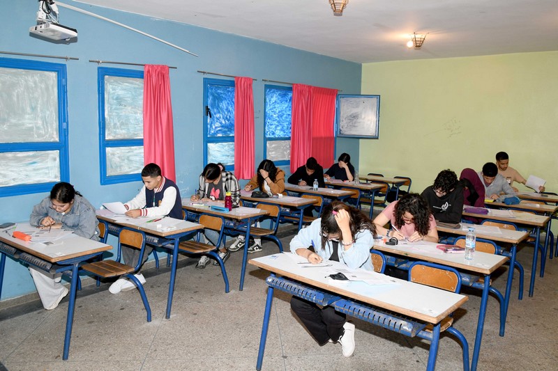 فاعلون تربويون ينتقدون حصر الإشادات على تلاميذ المعدلات المرتفعة بالباكالوريا