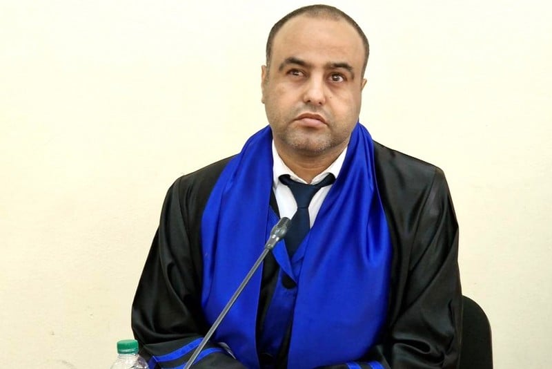 طالب كفيف ينال الماستر بكلية الناظور