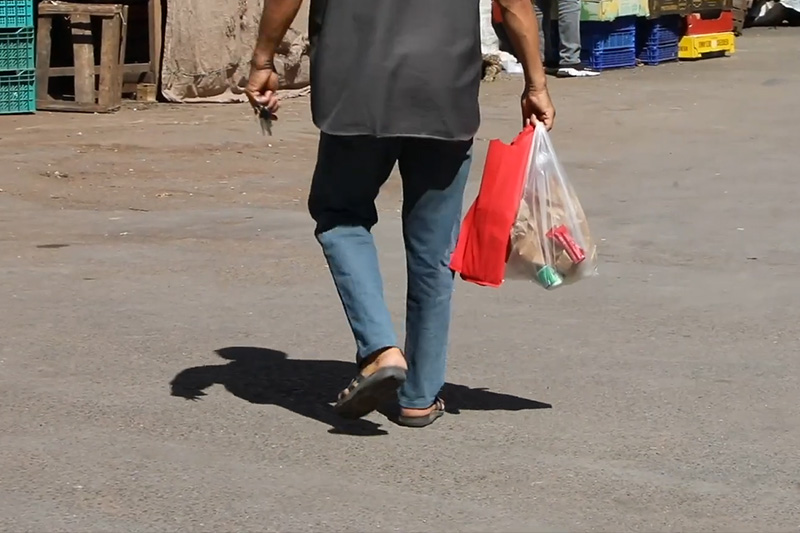 عودة الأكياس البلاستيكية