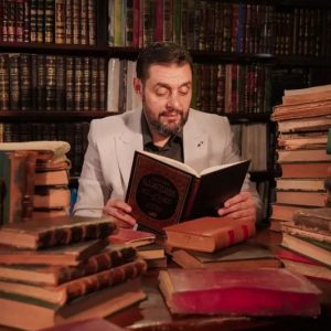 الروائي العتوم: الشروع في الكتابة "عذاب ذو متعة" .. ورواياتي بحوث معمقة