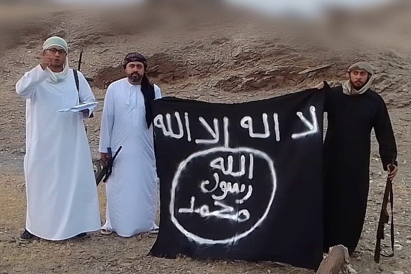 "داعش" يتبنى استهداف شيعة بمسقط