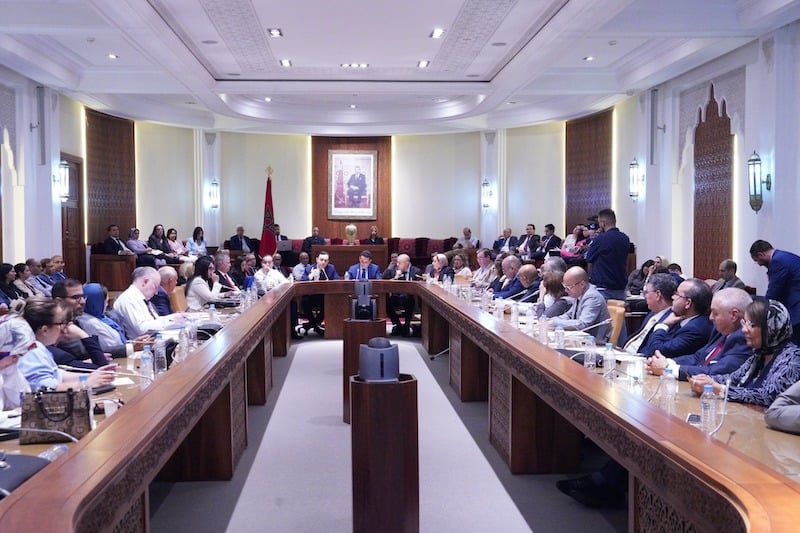 مناقشة قانون الإضراب بالبرلمان تخلق "مواجهة ساخنة" بين بووانو والزومي