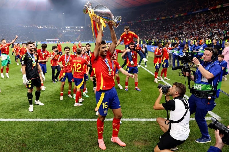 إحراز لقب "يورو 2024" ينشر فرحة عارمة في أنحاء إسبانيا