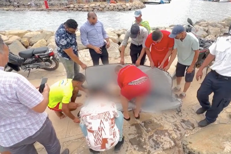 بحيرة "مارتشيكا" تلفظ جثة متحللة
