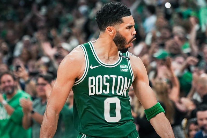 لاعب كرة السلة تايتوم يوقع أكبر صفقة في تاريخ "NBA"