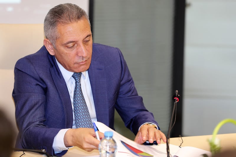 عودة الوزير السابق العلمي إلى قطاع التأمينات تنتظر الحسم في هيئة "أكابس"
