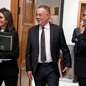 دكاترة ينشُدون تحيين نظام التحفيزات