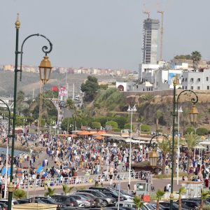 "الكورنيش" يلطف الصيف بالرباط