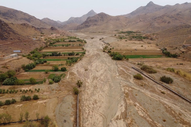 مديرية الأرصاد الجوية تَبسط أسباب هطول أمطار رعدية في مناطق بالمغرب