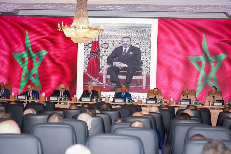 وزير الداخلية يجتمع بالولاة والعمال