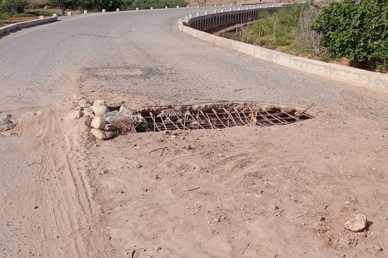 ‪تشققات تغلق قنطرة نواحي اشتوكة ‬