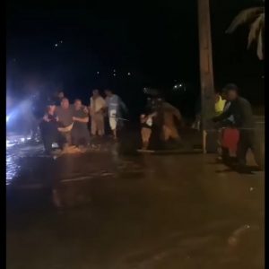رئيس "دائرة النيف" ينجو من السيول