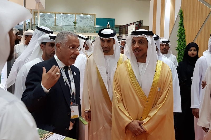 عبد الوهاب زايد .. عالم يحرص على استنبات القيم الإنسانية في واحات النخيل