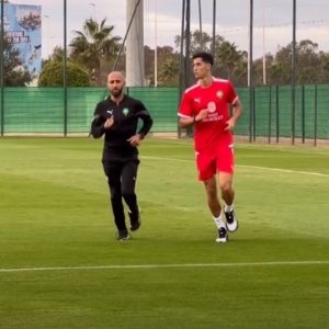 الحارس بونو يغيب وأكرد يتدرب منفردا