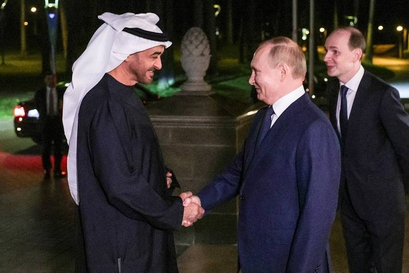 بوتين يتقدم بالشكر لرئيس الإمارات