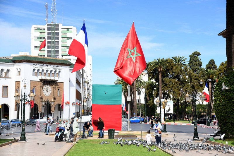الإعلام الفرنسي يواكب زيارة ماكرون إلى المغرب: عهد جديد وشراكة موثوقة