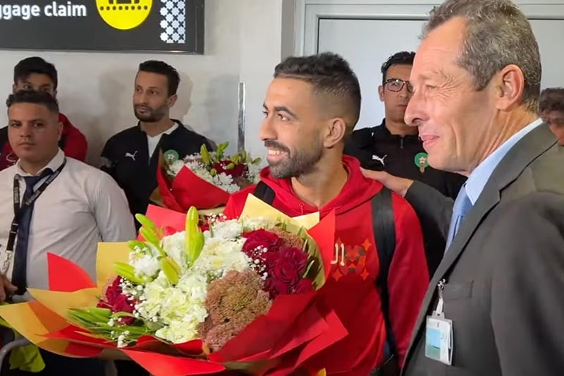 أسود الفوتسال يصلون لأرض الوطن