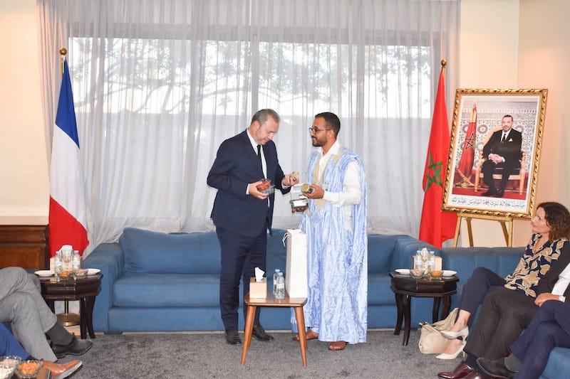 السفير الفرنسي يختتم زيارته إلى الداخلة