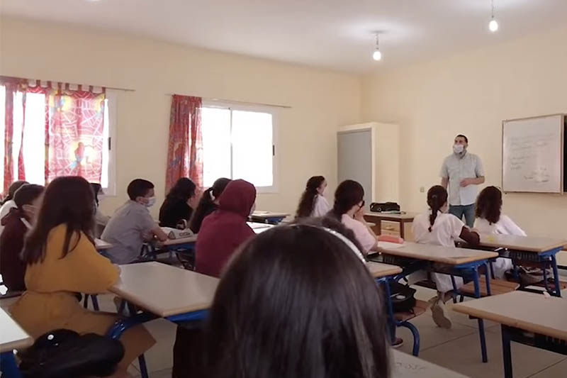 أساتذة العمومي بالقطاع الخاص