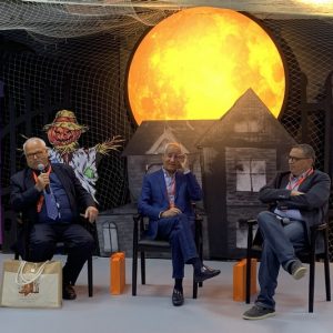 معرض الشارقة الدولي للكتاب يستفسر عن وجود "مدرسة فلسفية مغربية"