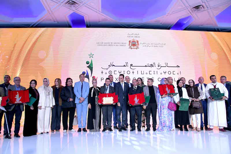 تتويج الفائزين بجائزة المجتمع المدني.. إشادة بعطاء رواد العمل الاجتماعي