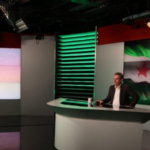 الإعلام السوري يرتدي "ثوب الثورة"