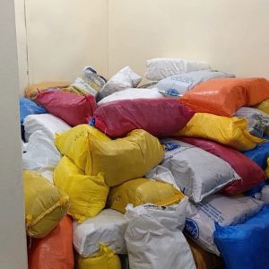 حجز 12 طنا من الأكياس البلاستيكية