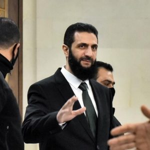 مرحلة انتقالية معقدة .. هل ينجح الشرع في قيادة سوريا نحو الديمقراطية؟
