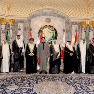 الخليج يشيد بمواقف الملك محمد السادس