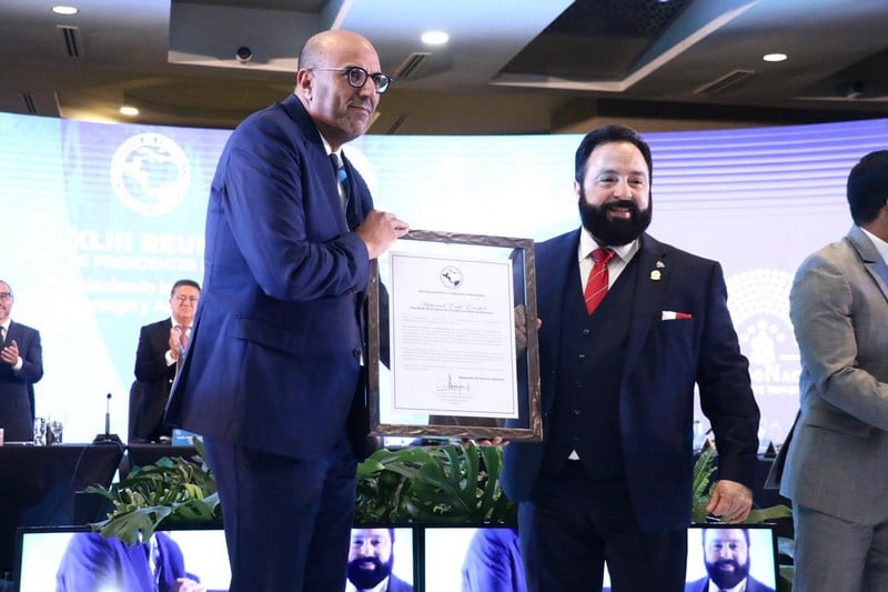ولد الرشيد يجري مباحثات بالهندوراس
