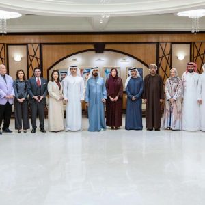 الشيخ محمد بن راشد يستقبل مجلس إدارة "جائزة الإعلام العربي"