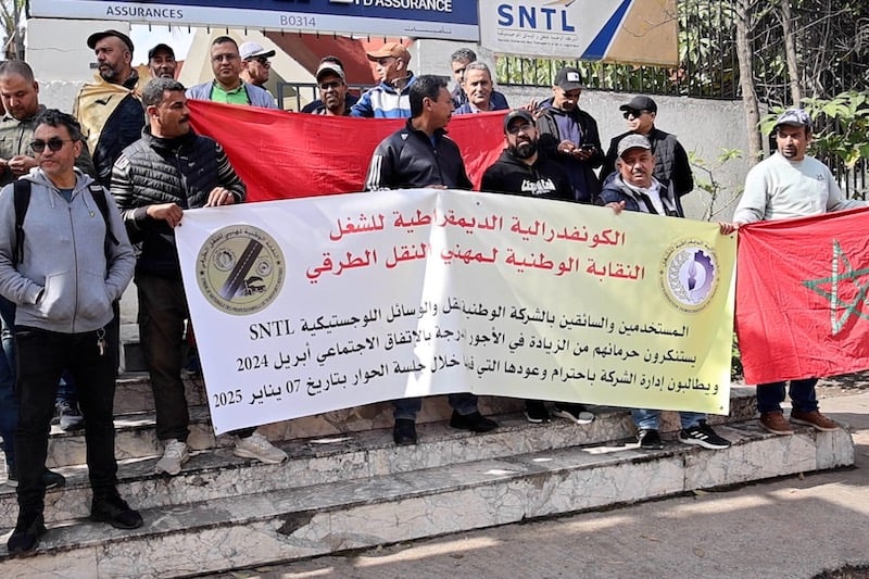 مستخدمو "شركة النقل" يحتجون بالبيضاء