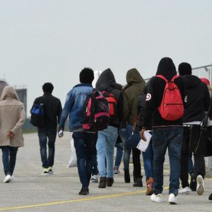 الهجرة الجديدة من "بلاد كانط".. خوف من المستقبل أم يأس من التغيير؟