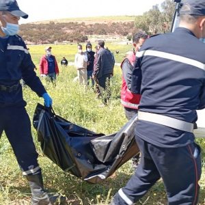استخراج رفات بشرية في أيت شيكر