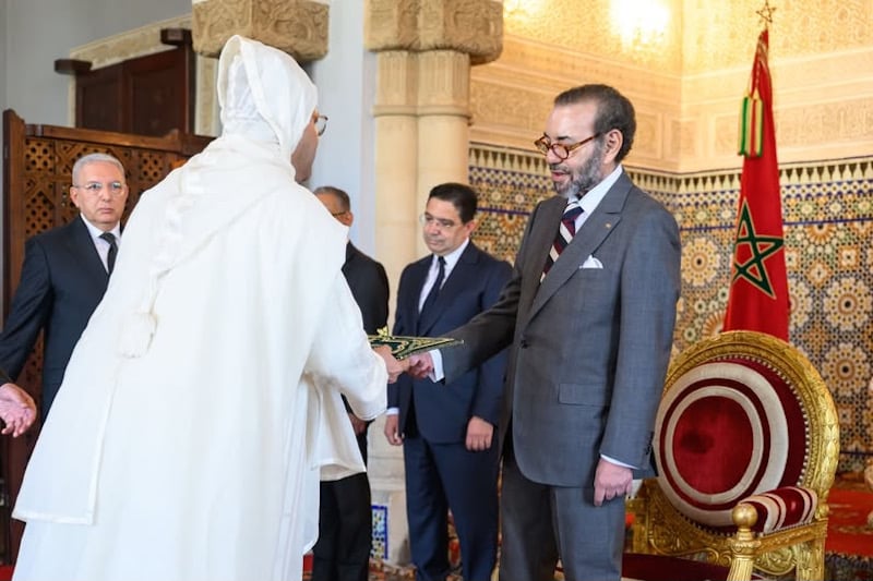 الملك يعين عددا من السفراء الجدد