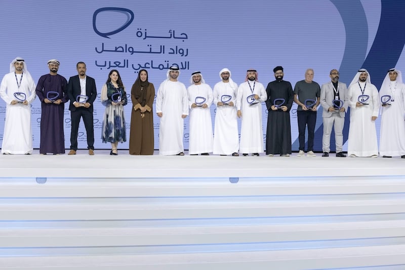 قمة الإعلام العربي 2025.. تكريم الفائزين بجائزة رواد التواصل الاجتماعي