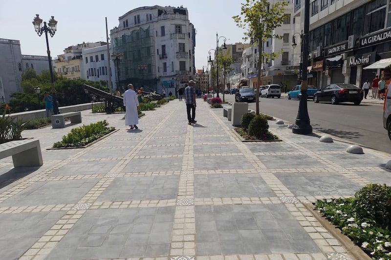 التهيئة تستمر بساحة "سور المعكازين"